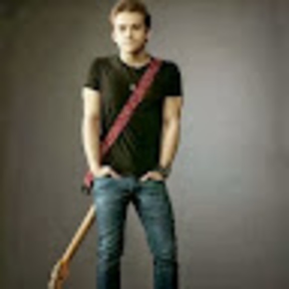 Meet your Posher, Ashly - Picture 1 of 1